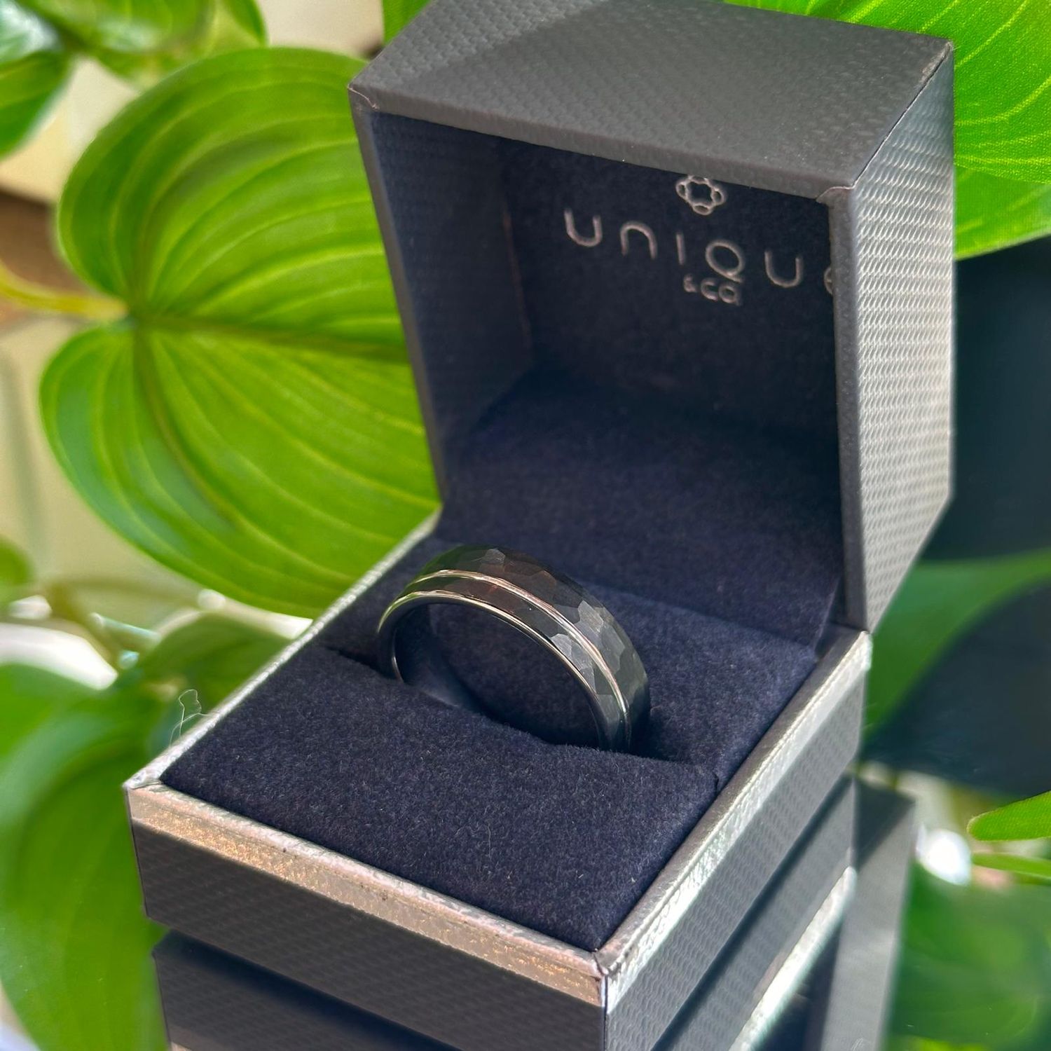 Black hammered ring with silver line, Size: 64 (V 1/4)