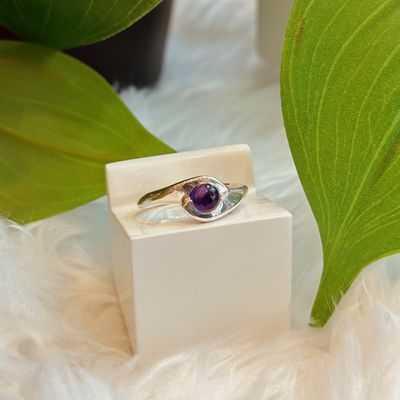 Amethyst wave ring in silver