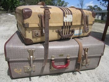 Suitcase - Vintage; set 2