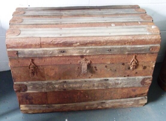 Chest - rustic - large