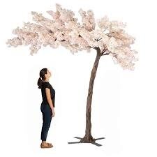Tree; lifesize