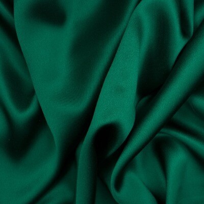 Satin curtain; forest green 5mL x 1.5mW