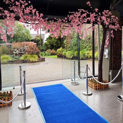 Lifesize tree with blossom