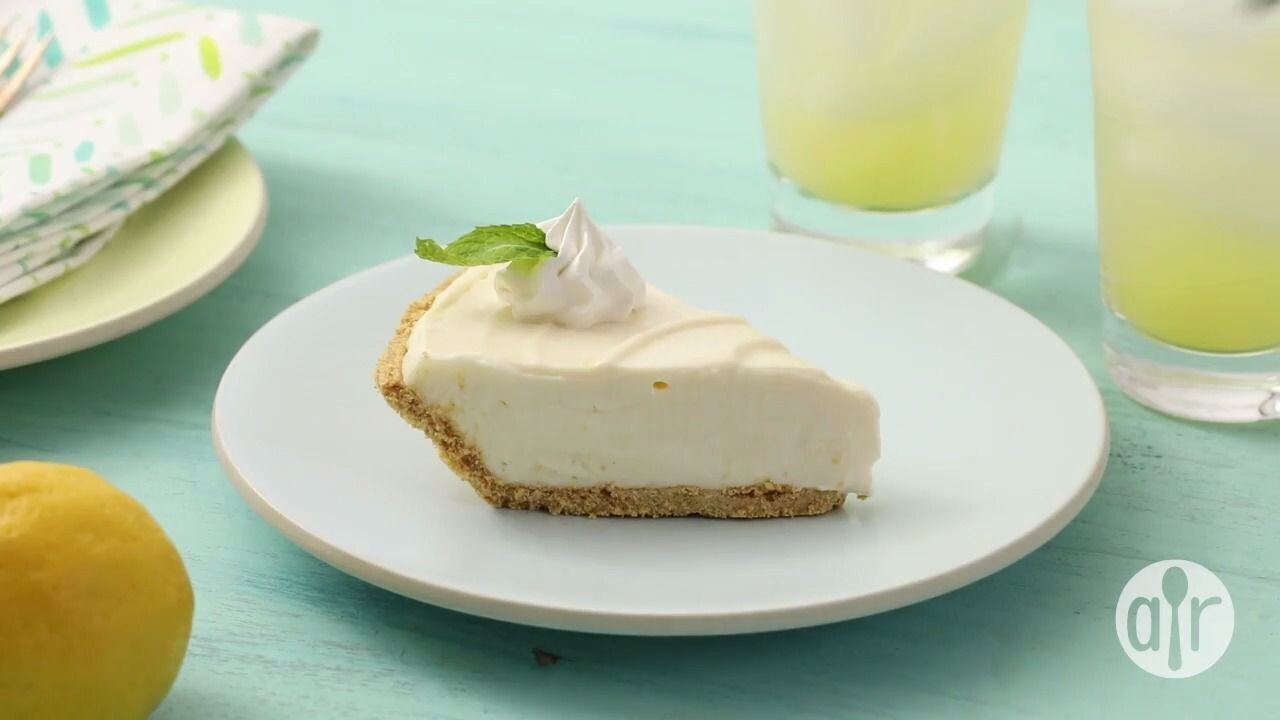 Lemon Ice Box Pie(In town delivery only)