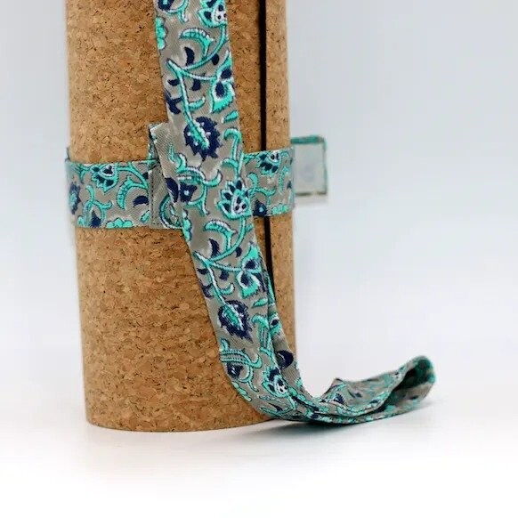 BAGHI Yogamatten-Tragegurt grau-blau Flowerprint bio