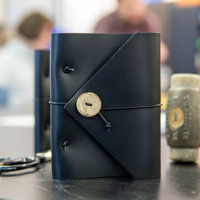 Journal en cuir relié