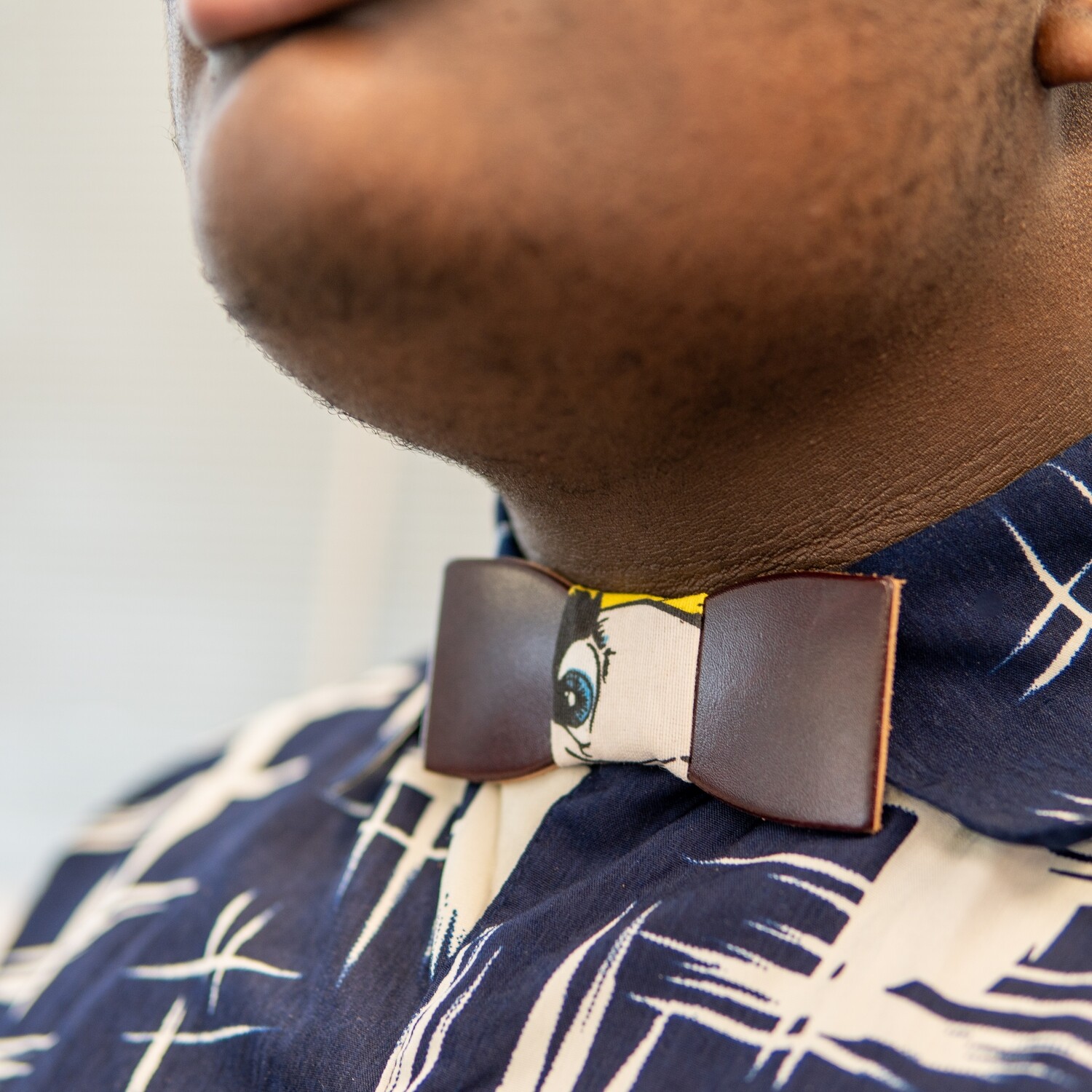 Nœud papillon en cuir, Faire un choix: Burgundy Leather / Comic