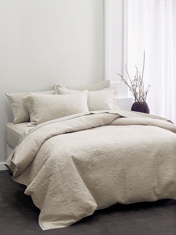 Linen House | Chantel Coverlet | Moonbeam, Size: Queen - 270x270