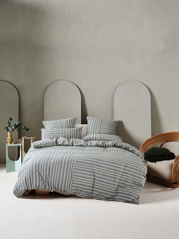 Linen House | Vanern Duvet Cover Set | Multi, Size: Double – 200x200cm