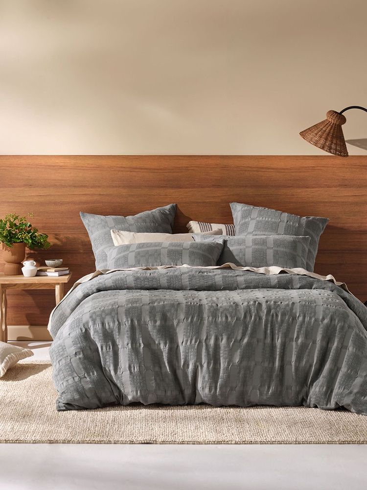 Linen House | Seren Duvet Cover Set | Shadow, Size: Queen - 230x200