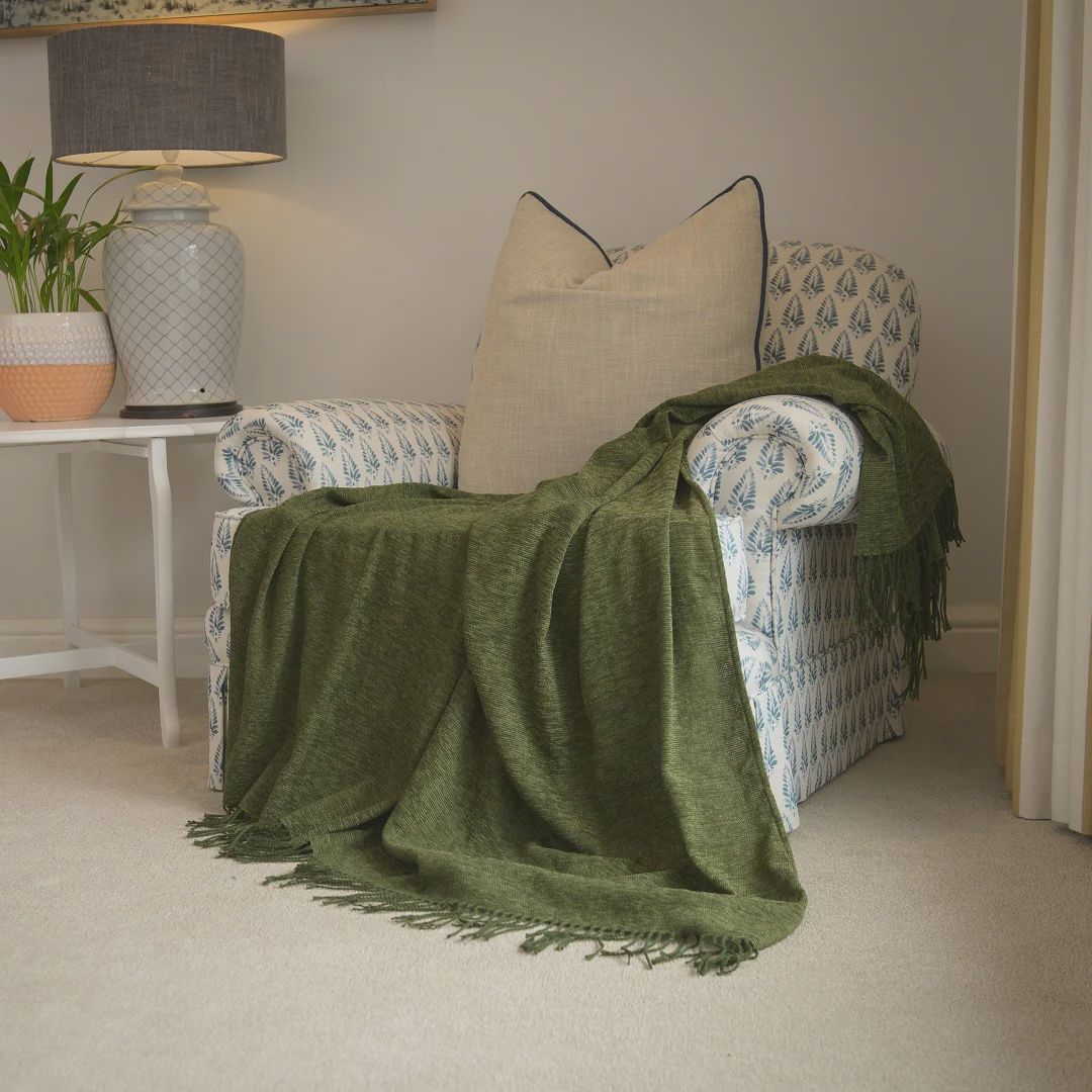 Aranda | Chenille Throw | 130x180 | Hunter
