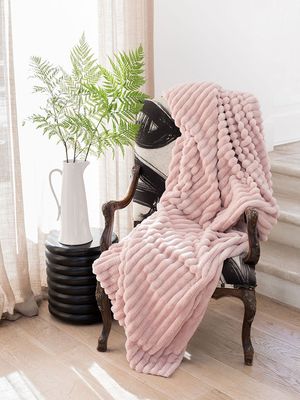 Linen House | Decadence Fur Throw | Rose Quartz | 150x200