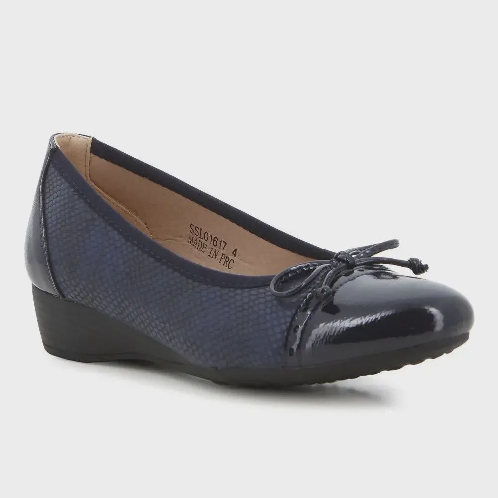 Hush Puppies | Soft Rishon Low Wedge | Navy, Size: 4