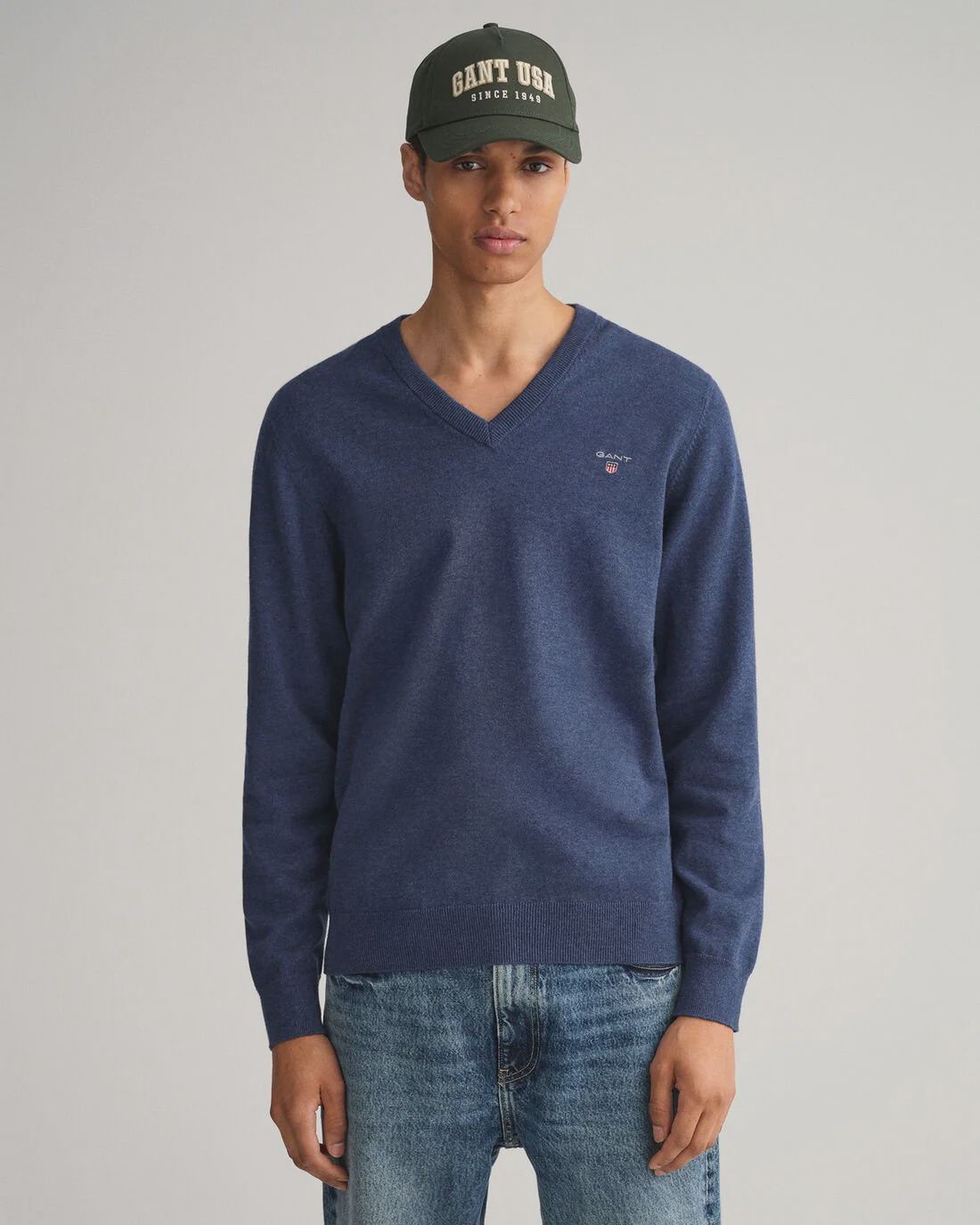 Gant | Classic Cotton  V-Neck Sweater | Denim