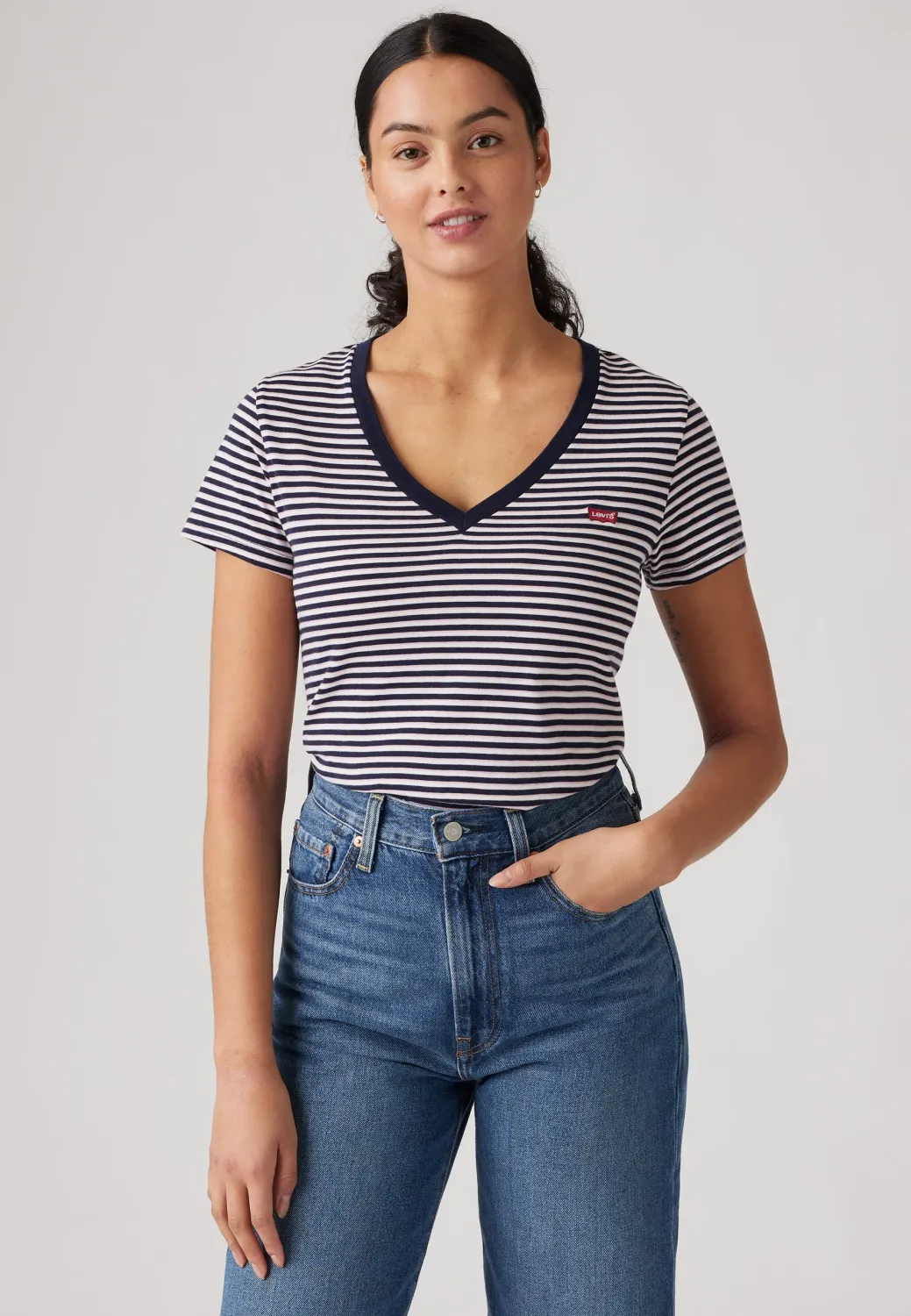 Levi's | Perfect V-Neck T-Shirt | Navy Blazer
