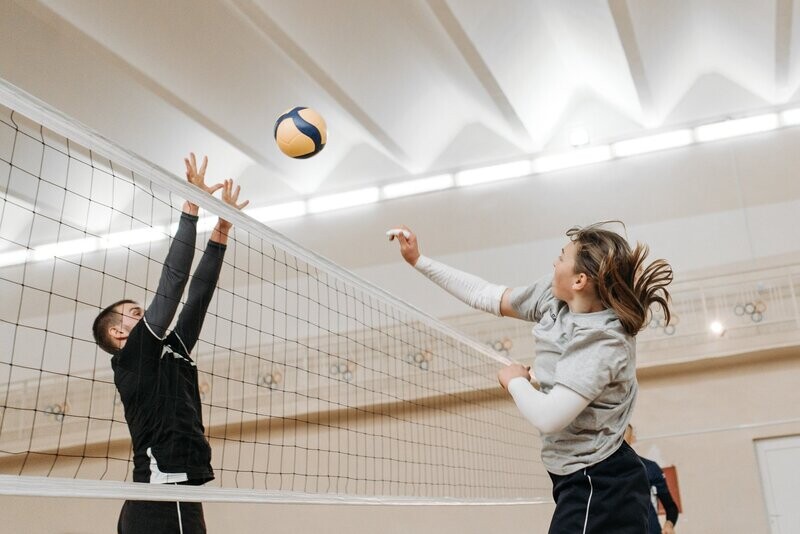 Hallenvolleyball