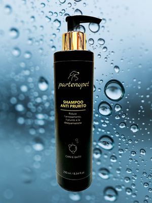 Partenopet Shampoo Antiprurito per Cani e Gatti con Oli Essenziali ed Estratti vegetali Shampoo Naturale per Dermatiti o Arrossamenti senza Parabeni, Siliconi o Coloranti Artificiali 250 ml Partenopet Shampoo Antiprurito per Cani e Gatti con Oli Essenziali ed Estratti vegetali Shampoo Naturale per Dermatiti o Arrossamenti senza Parabeni, Siliconi o Coloranti Artificiali 250 ml