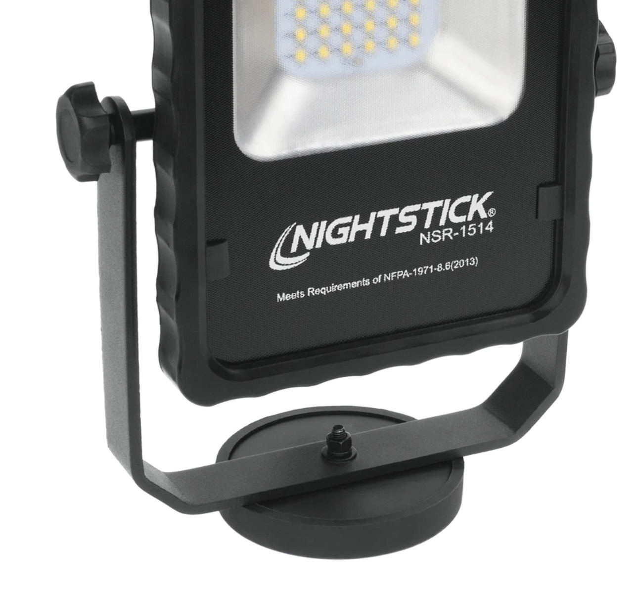 NSR-1514C
RECHARGEABLE LED SCENE LIGHT KIT