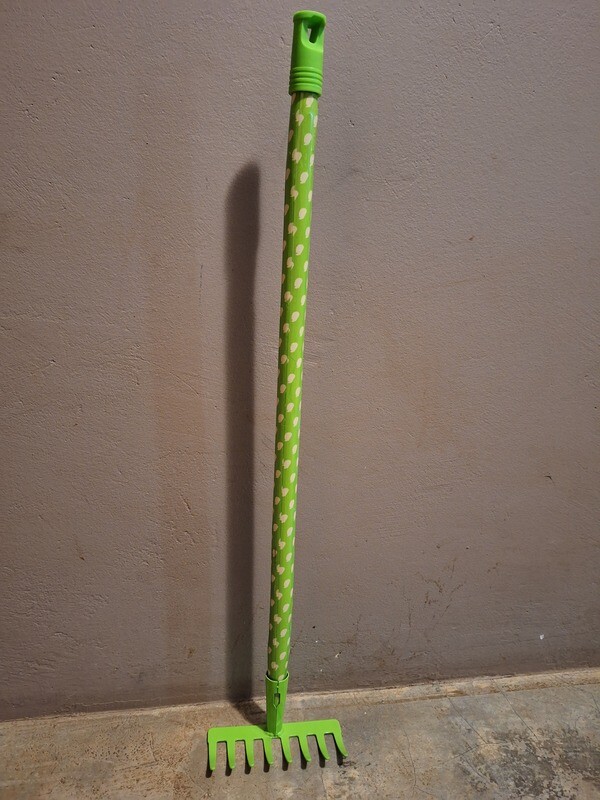 Green Kiddies Soil Rake