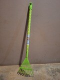 Green Kiddies Leaf Rake