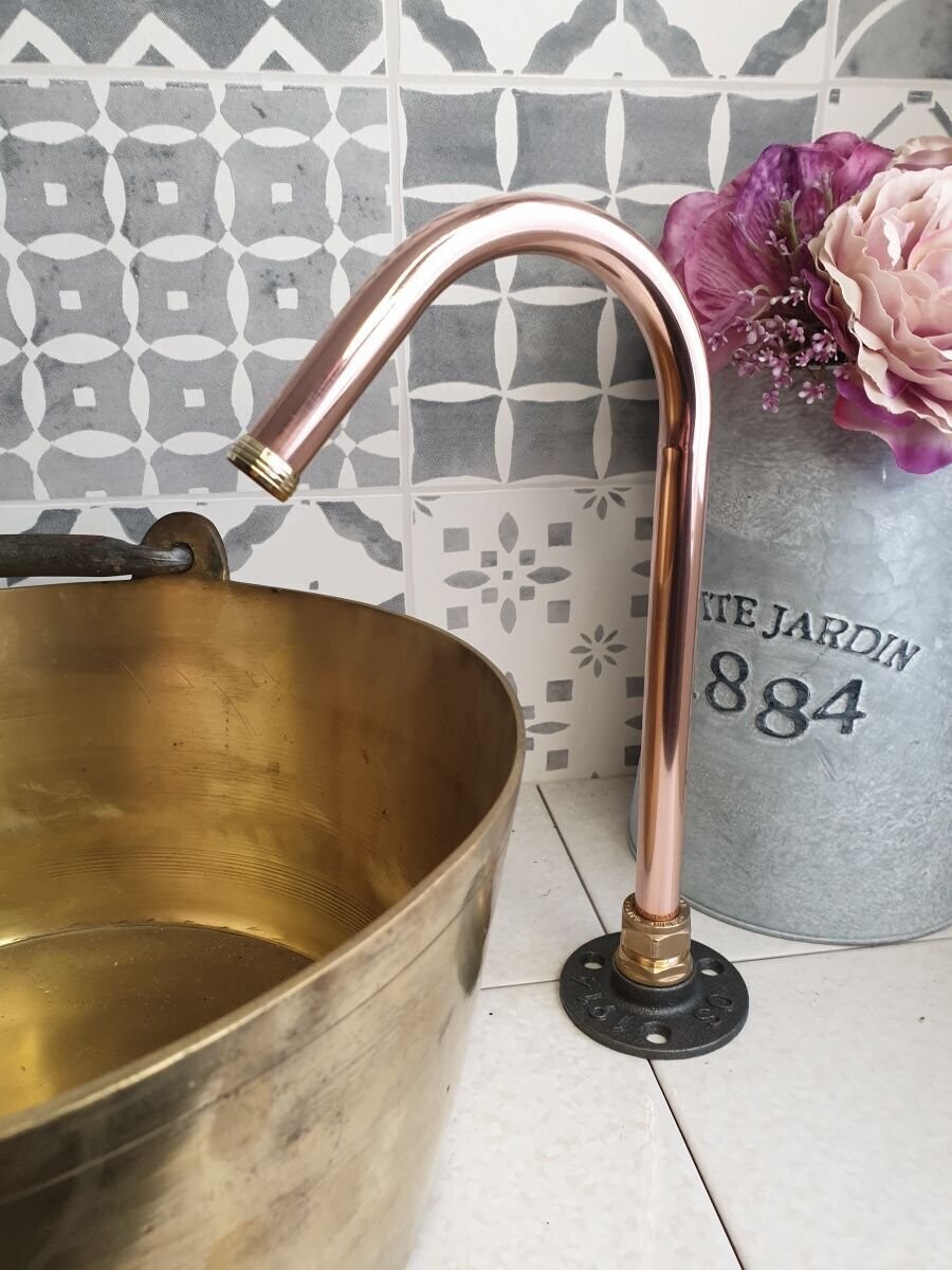 (Alabama) 15mm Foot pump operated copper tap with 12mm fitting