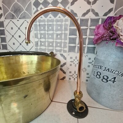 (Arkansas) 12v switch operated copper tap 10mm spout