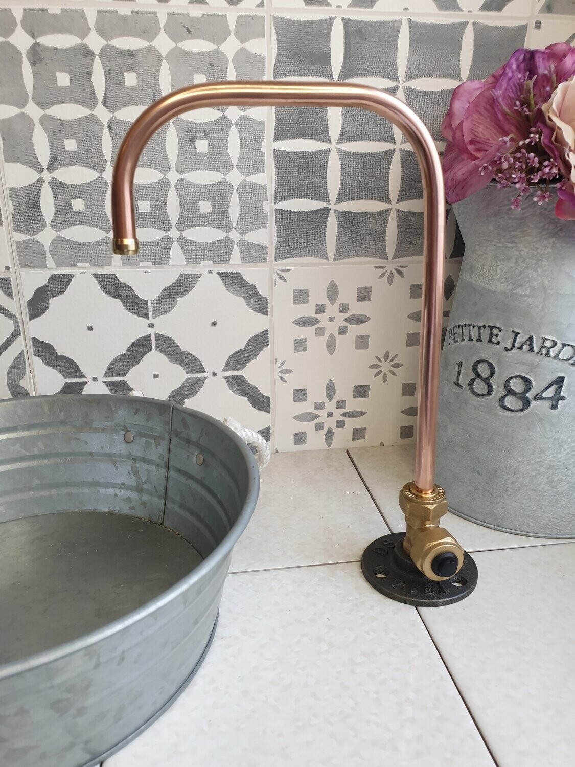 (Colorado) 12v switch operated copper tap 10mm spout