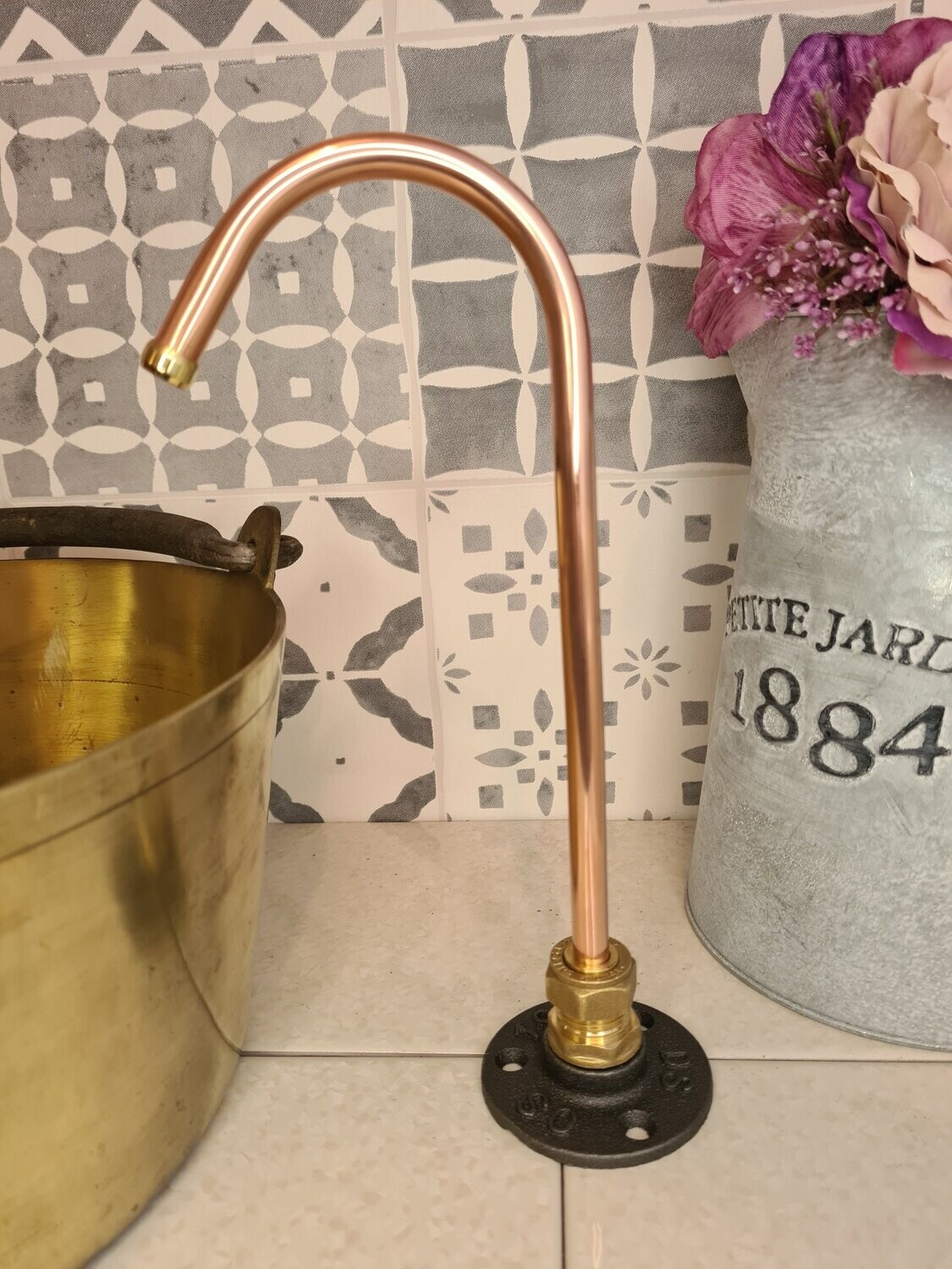 (Hawaii) 10mm Foot pump operated copper tap with 12mm fitting