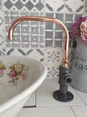 (Idaho) 12v switch operated copper & short cast iron base tap 15mm spout