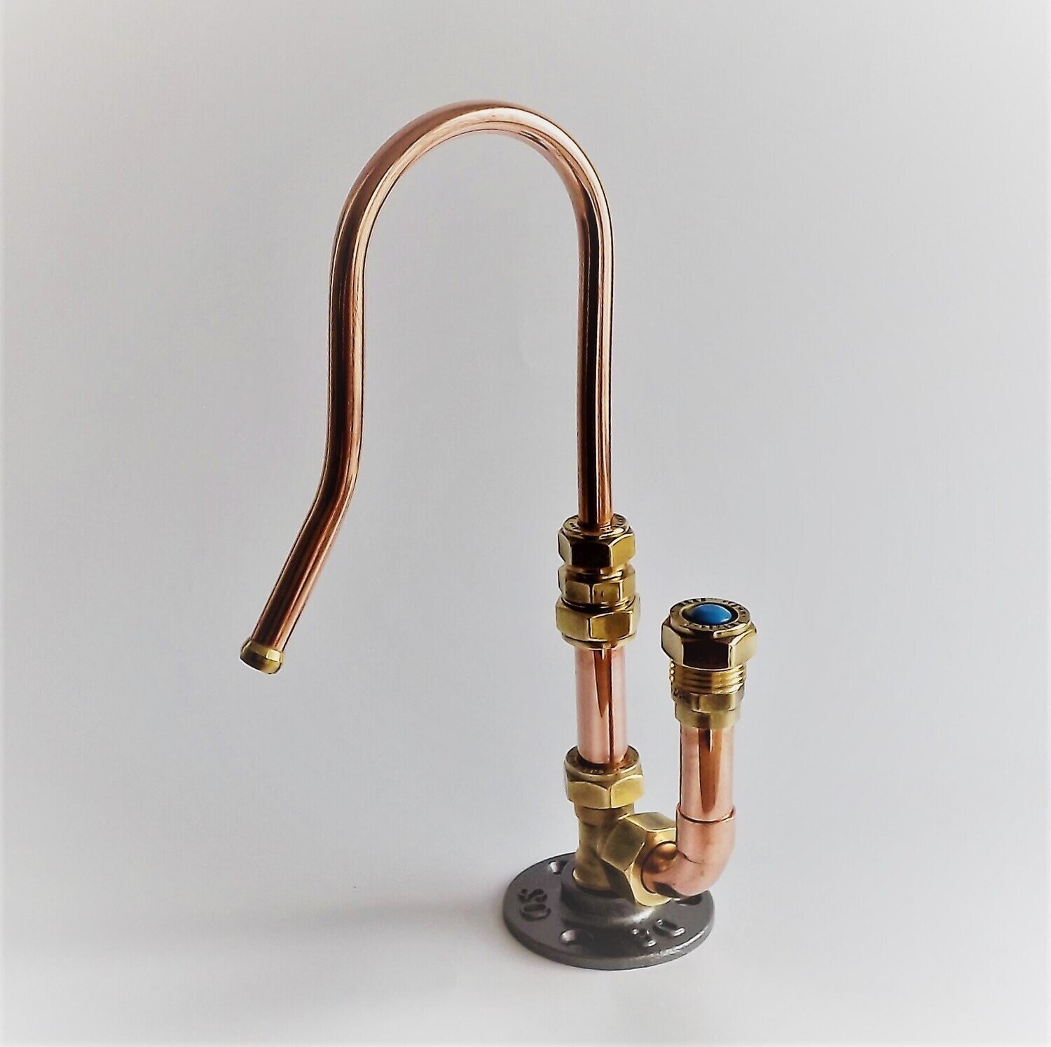 (Iowa) 12v switch operated copper tap 10mm spout