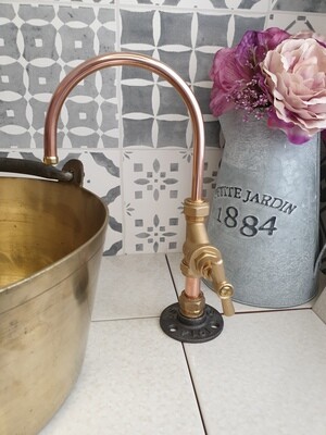 (Maryland) Twist valve operated copper tap 10mm spout
