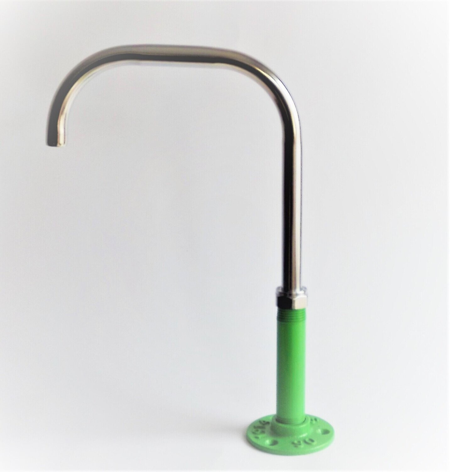 (New York) 15mm Foot pump operated medium cast iron & polished aluminum tap with 12mm fitting
