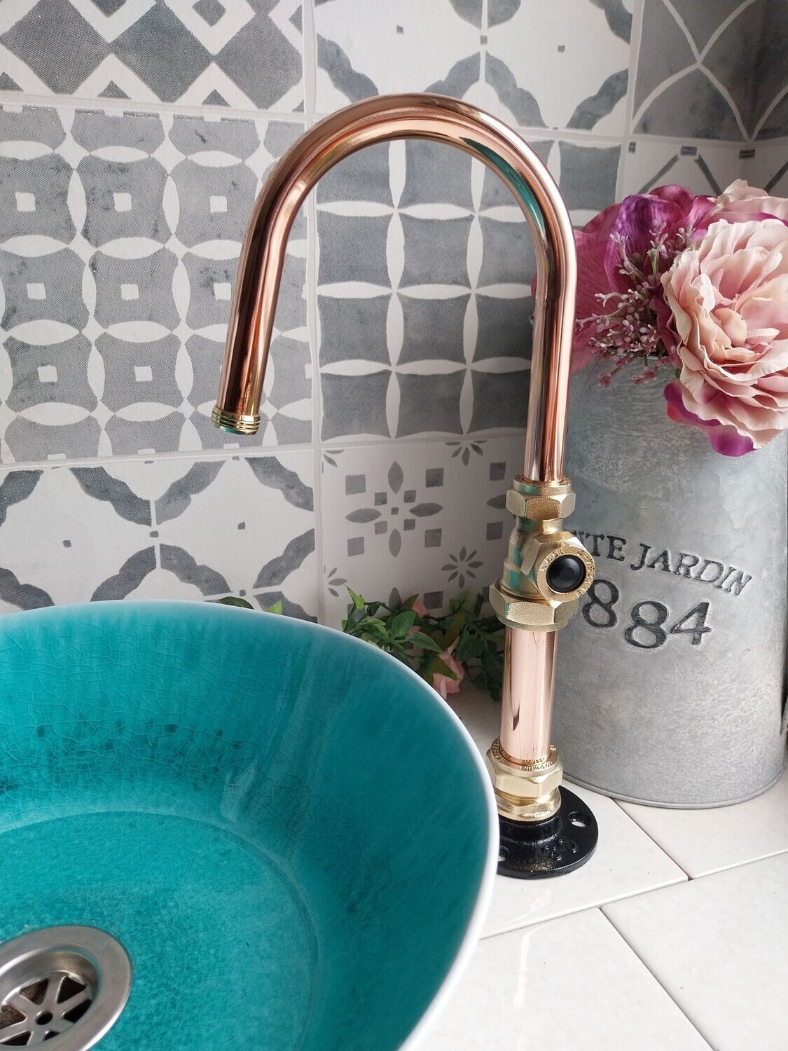 (Tulsa) 12v switch operated copper tap 15mm spout