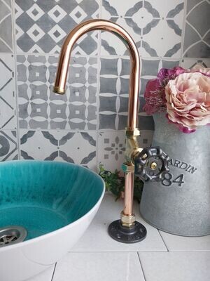 (Rosita) Twist valve operated copper tap 15mm spout
