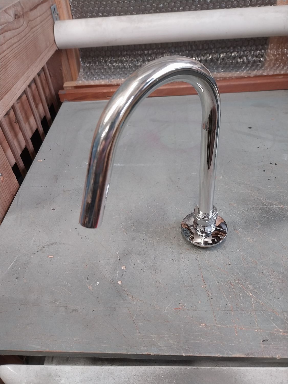 (Alabama) Chrome/alloy 15mm Foot pump operated tap with 12mm fitting