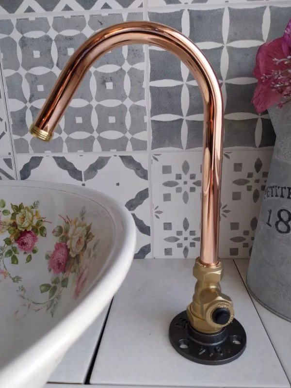 (Askern) 12v switch operated copper tap 15mm spout