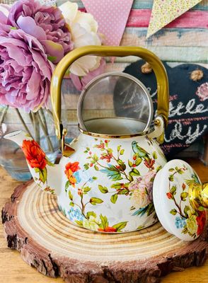 Kettles & Kitchen