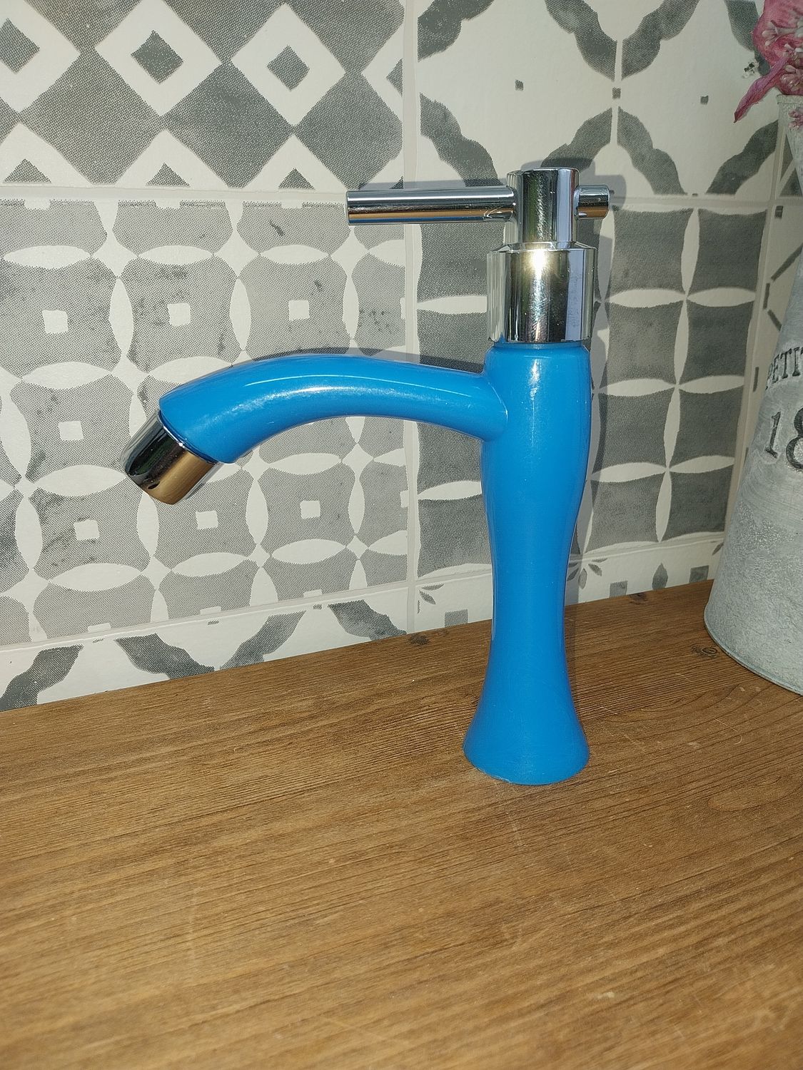 Retro light Weight Blue plastic tap (Single feed)