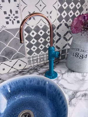 (Texas) 12v switch operated copper & tall cast iron tap 10mm spout