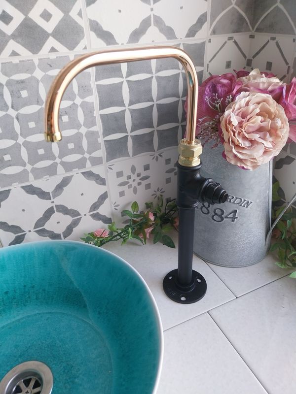 (Outlandish) 12v switch operated copper & Tall cast iron tap 10mm spout (Outlandish) 12v switch operated copper & Tall cast iron tap 10mm spout