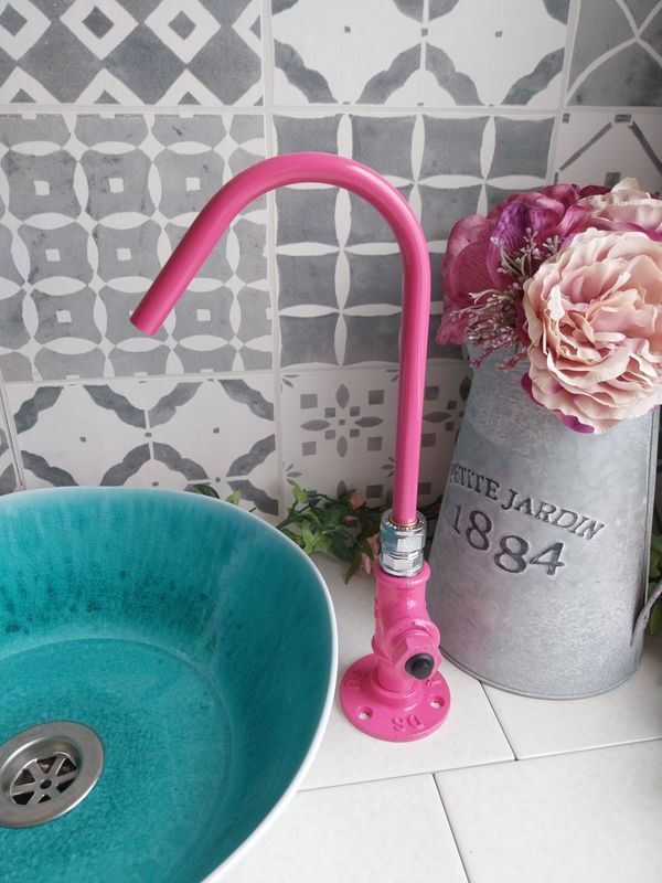 (Wyoming) 12v switch operated, painted aluminium tap 12mm spout