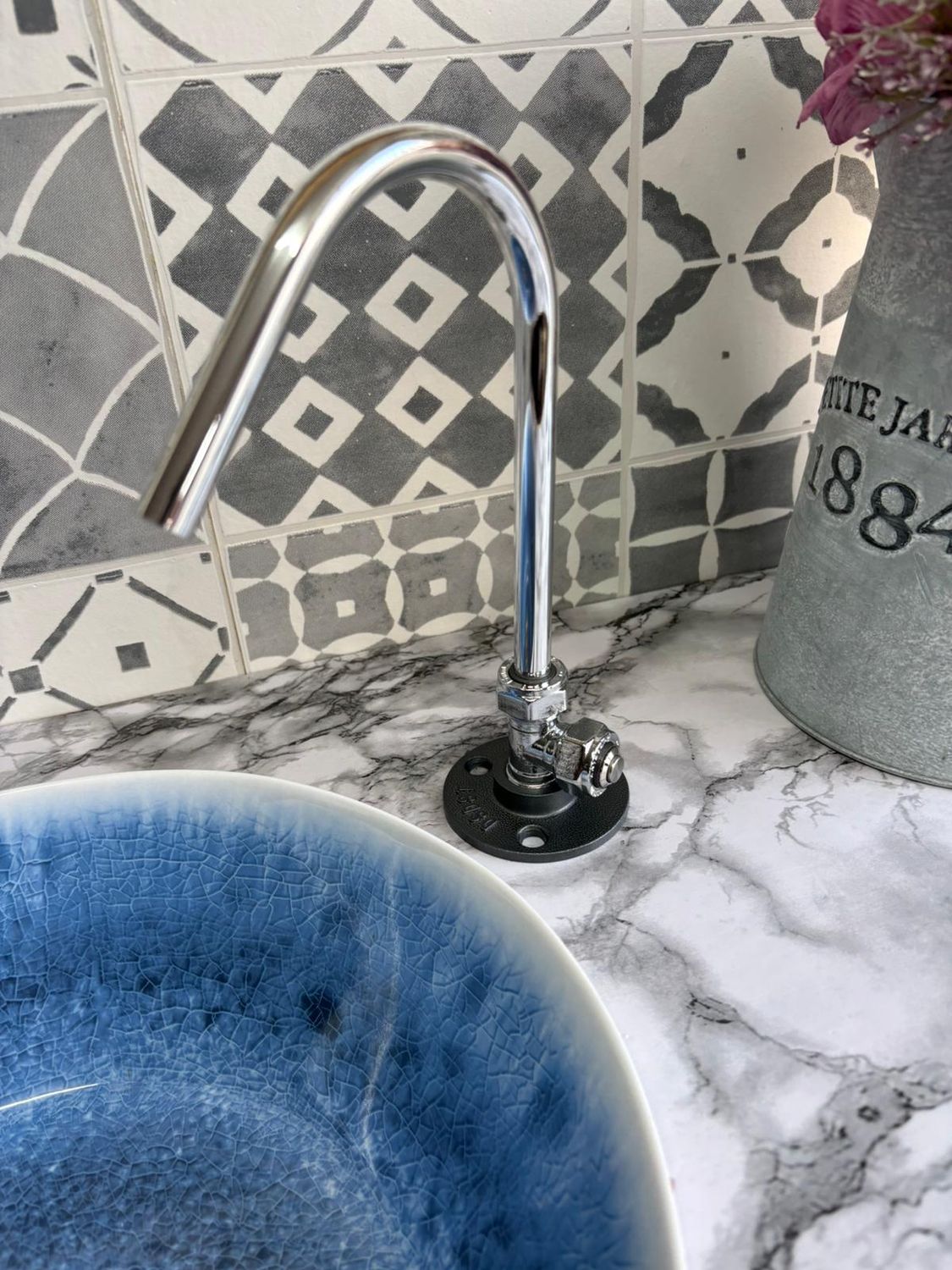 (Arizona Alloy) 12v switch operated alloy tap, Camper tap