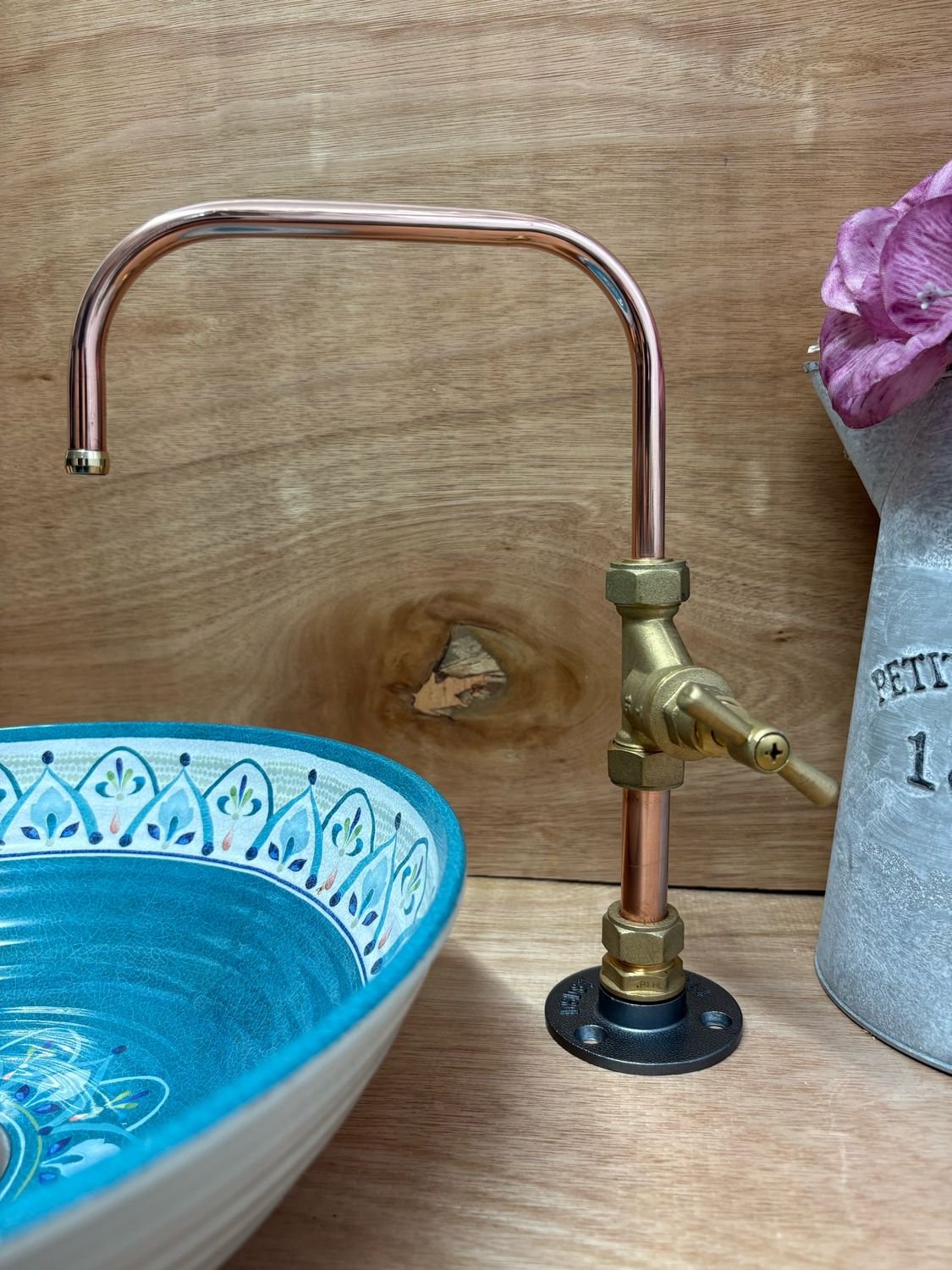 Pre-made (Havana) Twist valve operated copper tap 10mm spout Pre-made (Havana) Twist valve operated copper tap 10mm spout