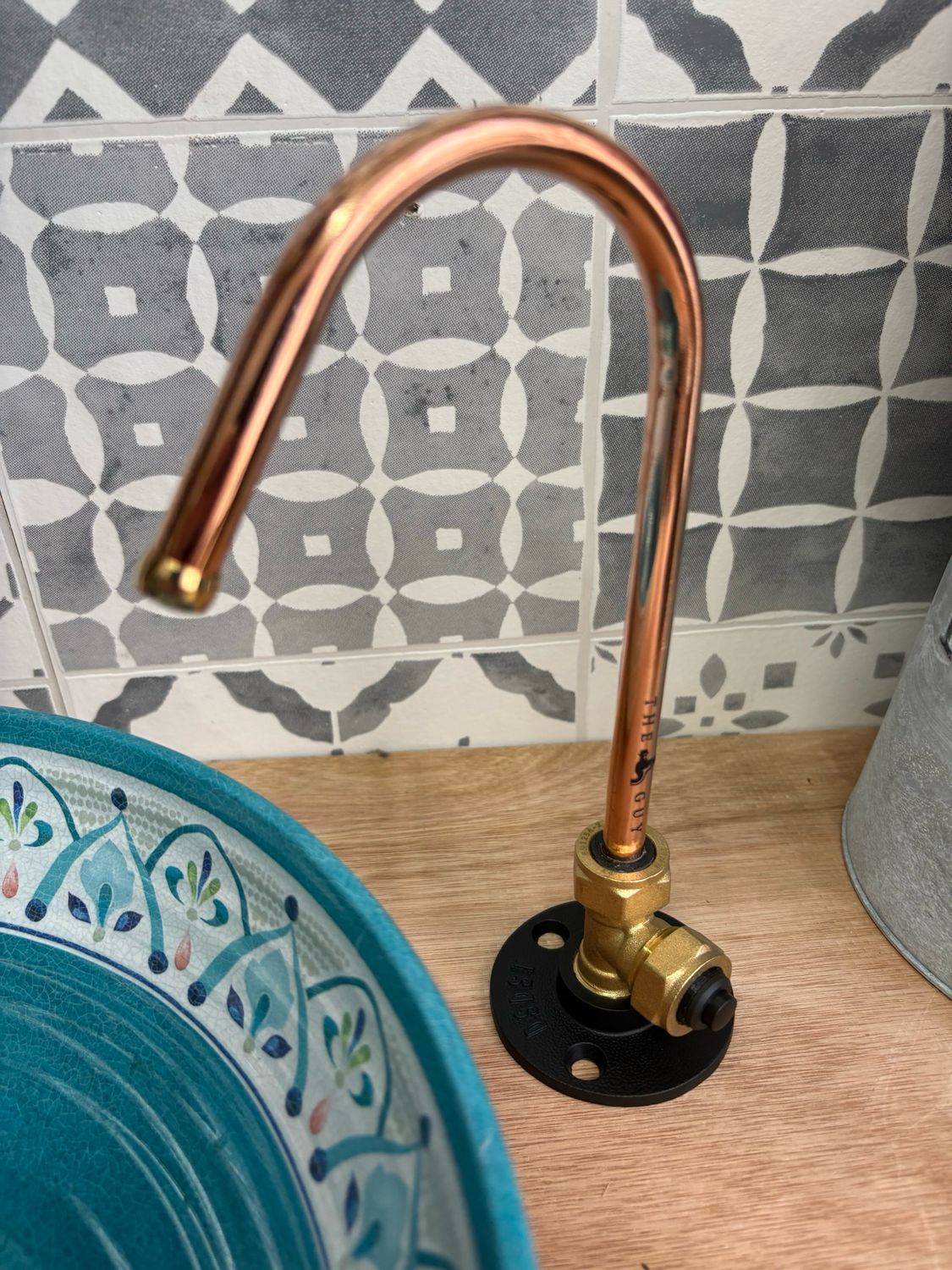 (Arizona Black) 12v switch operated copper tap 10mm spout