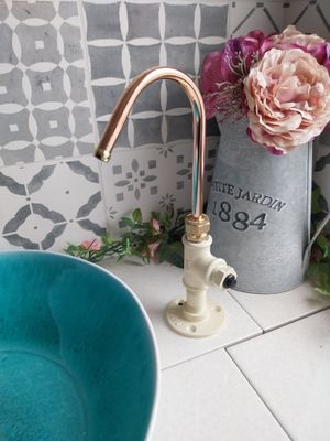 (Springfield) 12v switch operated copper & short cast iron tap 10mm spout (Springfield) 12v switch operated copper & short cast iron tap 10mm spout