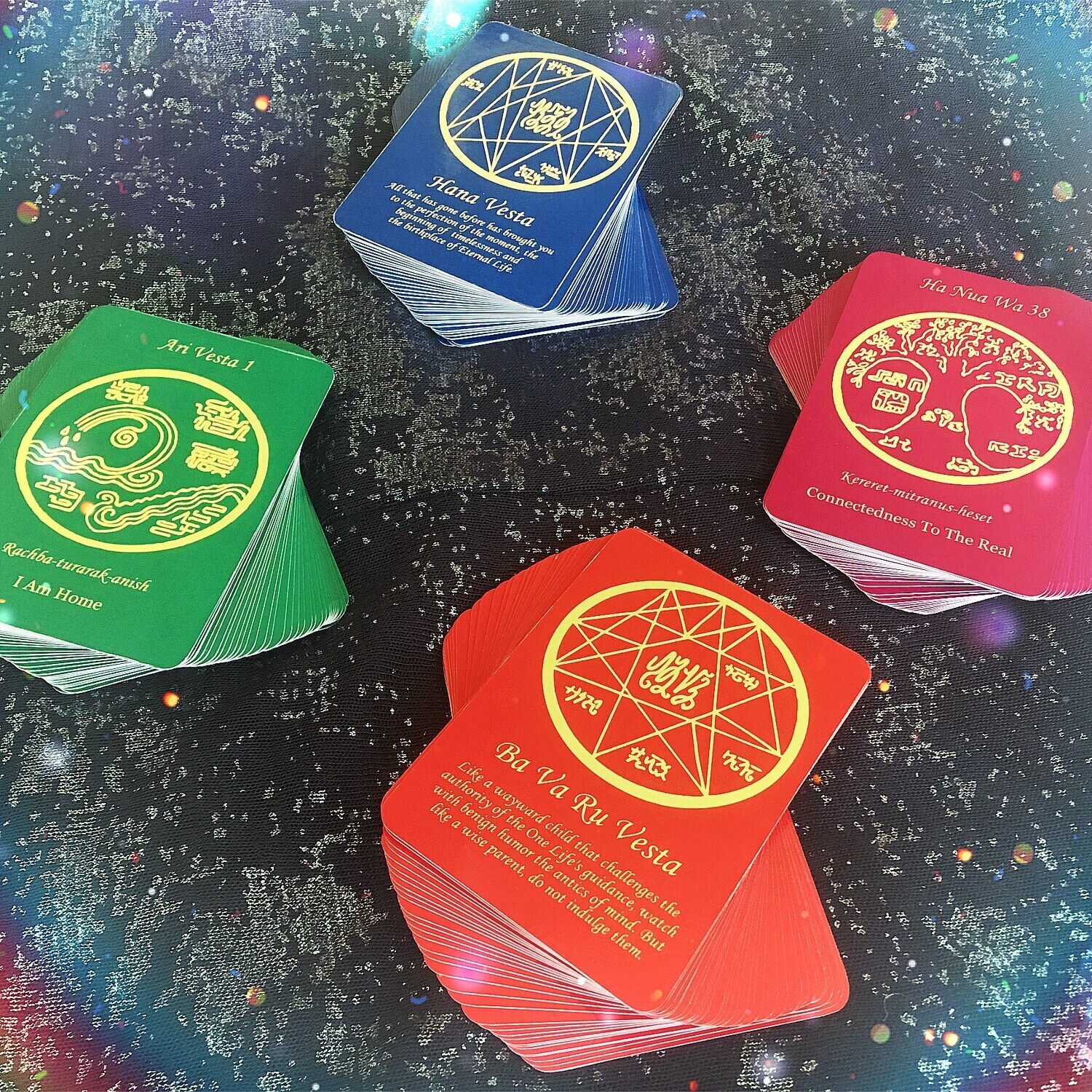 Qi Vesta Card Decks