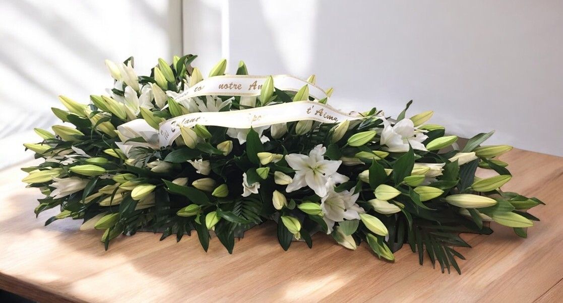 Dessus de cercueil lys blanc