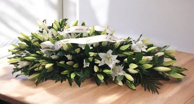 Dessus de cercueil lys blanc