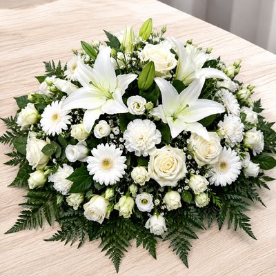 Coussin Funéraire Blanc – Élégance et Recueillement proche de Nantes Coussin Funéraire Blanc – Élégance et Recueillement proche de Nantes