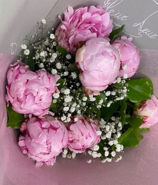 Bouquet de Pivoines et Gypsophile – Composition Florale Élégante | Fleur Azur